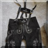 H06. Lederhosen 